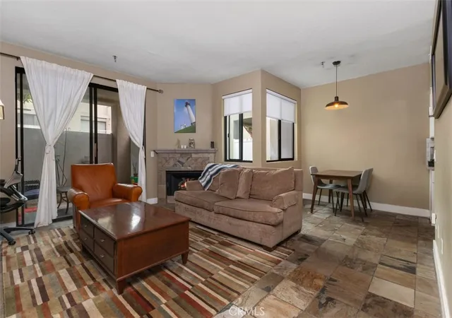 17661-sergio-cir-ci103-huntington-beach-ca-92647/hzid_e5a95a0b