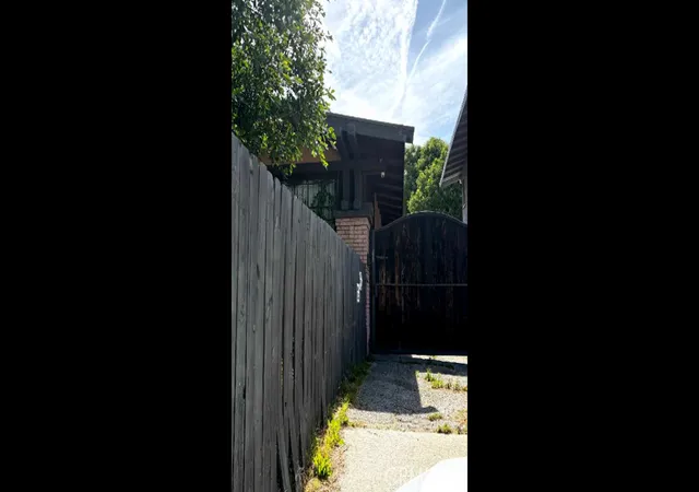 2510-crenshaw-blvd-los-angeles-ca-90016/hzid_a2d81522