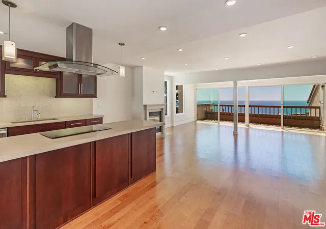 23914-de-ville-wy-d-malibu-ca-90265/hzid_d9d02599