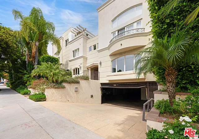1217-yale-st-103-santa-monica-ca-90404/hzid_5c06f9c4