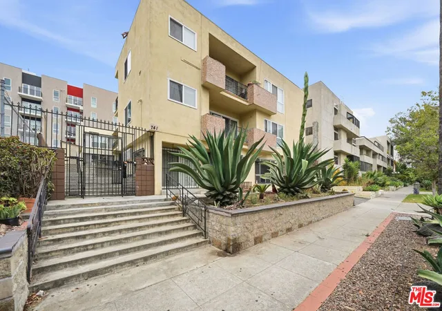 741-s-hobart-blvd-los-angeles-ca-90005/hzid_f4334b77