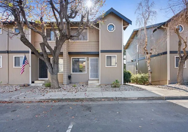 801-nash-rd-b10-hollister-ca-95023/hzid_641fafac