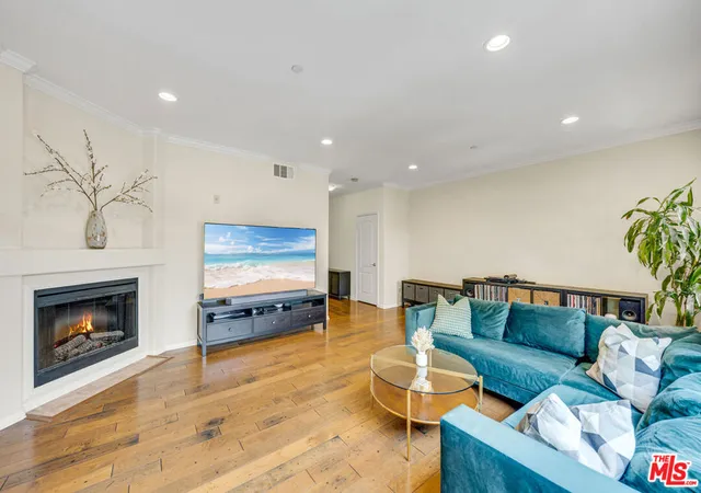 3401-s-bentley-ave-301-los-angeles-ca-90034/hzid_4d13c30e