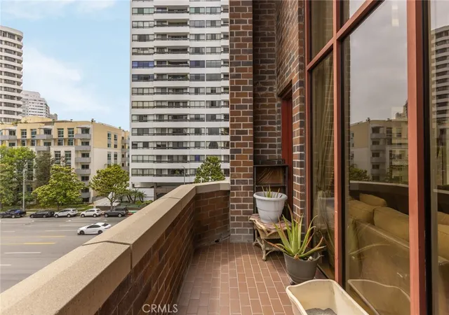 10550-wilshire-blvd-302-los-angeles-ca-90024/hzid_fd1c26c8