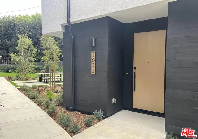 3832-n-emery-wy-los-angeles-ca-90065/hzid_ebfedab0