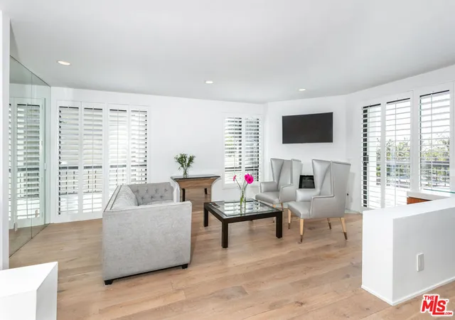 9033-vista-grande-st-2-west-hollywood-ca-90069/hzid_b9660689