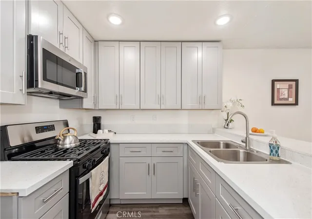 450-e-4th-416-santa-ana-ca-92701/hzid_5c6ce1e3
