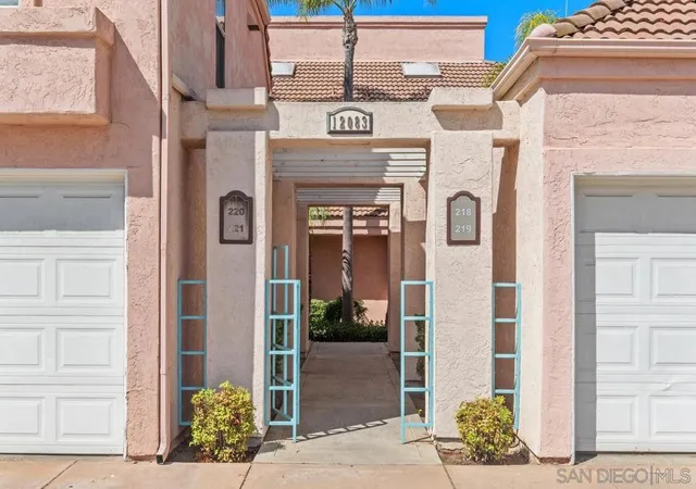 12083-calle-de-montana-219-el-cajon-ca-92019/hzid_d77f1dbf