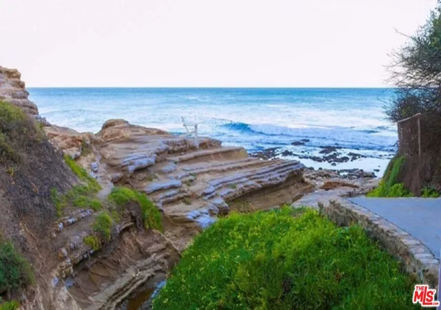 29239-heathercliff-rd-12-malibu-ca-90265/hzid_eea17f9a