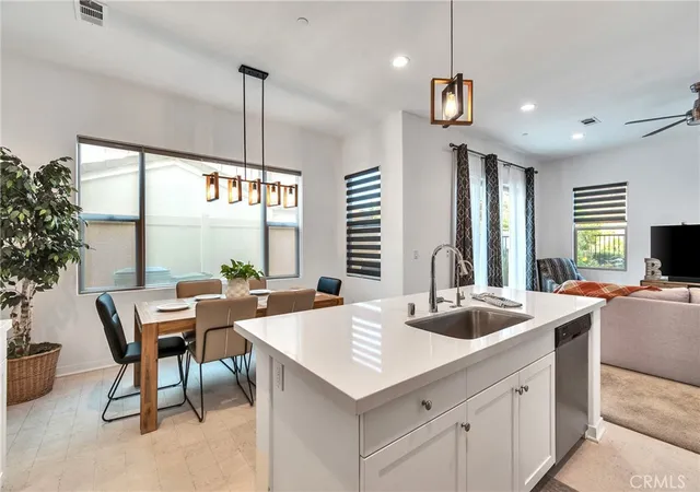 4247-107-horvath-st-107-corona-ca-92883/hzid_e208b8ac