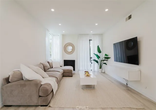 1305-n-columbus-ave-204-glendale-ca-91202/hzid_b4d1e3e7