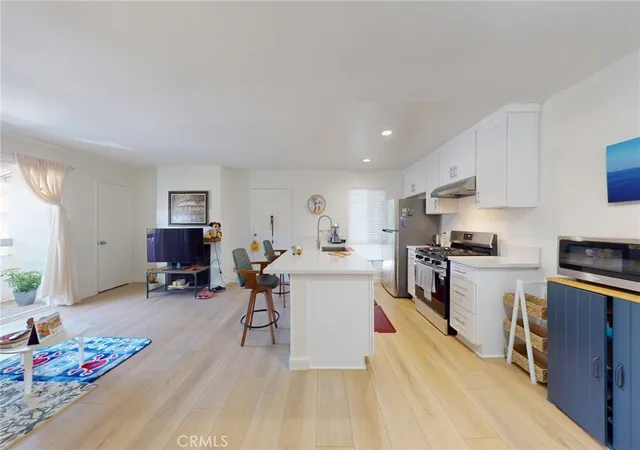 2835-s-fairview-h-santa-ana-ca-92704/hzid_5a8809b8