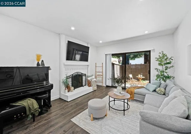 1476-camino-peral-c-moraga-ca-94556/hzid_b794cb8d