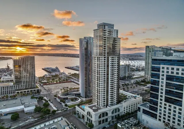 700-w-e-st-2404-san-diego-ca-92101/hzid_9b79722f