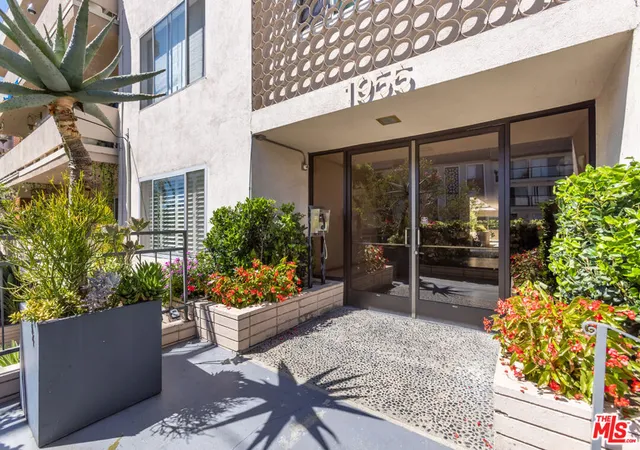 1955-tamarind-ave-2-los-angeles-ca-90068/hzid_7217c04d
