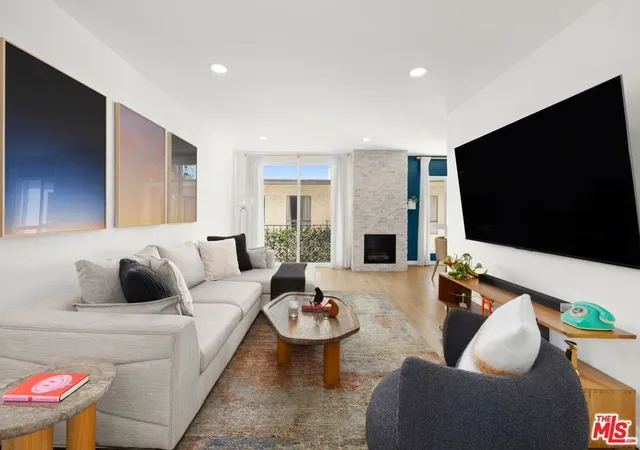 7300-franklin-ave-554-los-angeles-ca-90046/hzid_1b240e8d