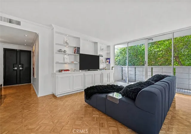 8787-shoreham-dr-201-west-hollywood-ca-90069/hzid_eccc5d83