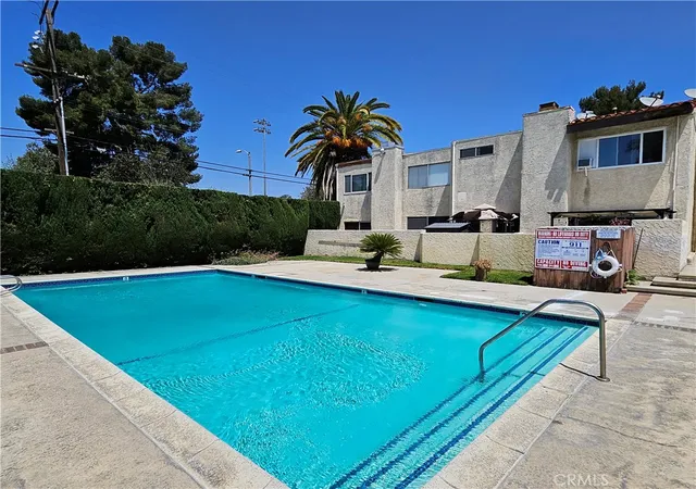 8800-kester-ave-126-panorama-city-ca-91402/hzid_d7a4a76f