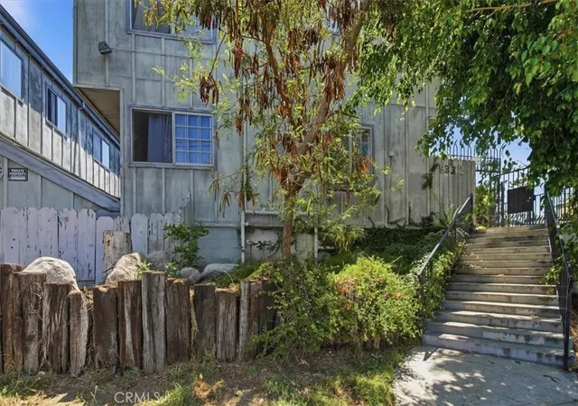 9332-van-nuys-69-panorama-city-ca-91402/hzid_9239477b