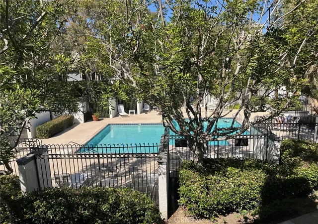 230-lille-ln-204-newport-beach-ca-92663/hzid_1d55f838