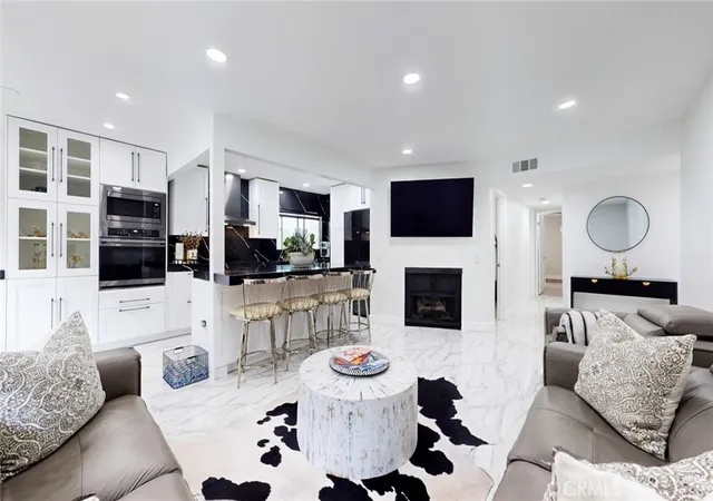4632-park-granada-93-calabasas-ca-91302/hzid_9192fc58