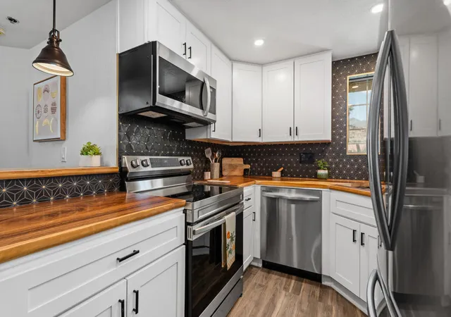 2700-lawrence-crossley-rd-105-palm-springs-ca-92264/hzid_88cb2f88