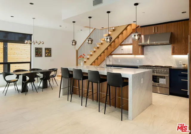 212-bay-street-102-santa-monica-ca-90405/hzid_37c1aec4
