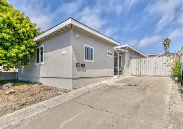 1770-flores-st-seaside-ca-93955/hzid_f1ff102c