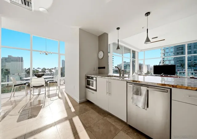 1262-kettner-blvd-601-san-diego-ca-92101/hzid_8e0e610c