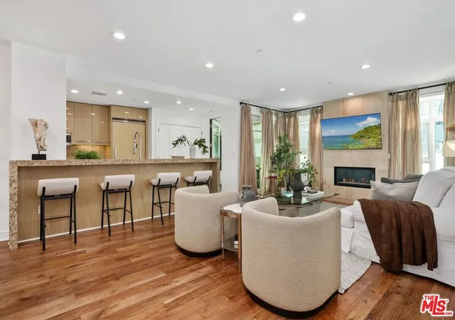 447-n-doheny-dr-102-beverly-hills-ca-90210/hzid_ae50543f