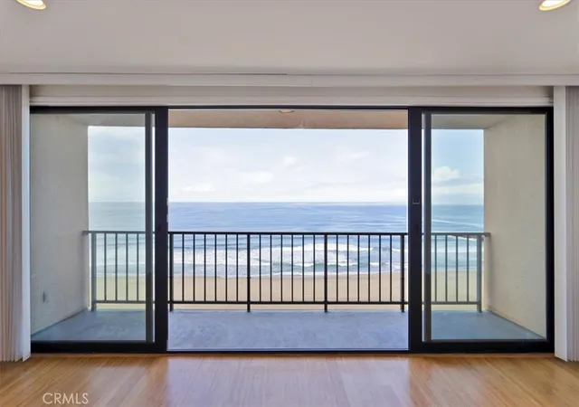 721-esplanade-403-redondo-beach-ca-90277/hzid_835e2677