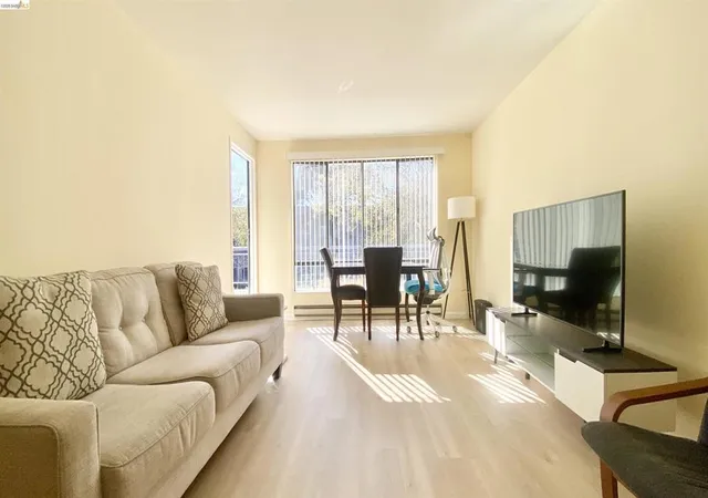 2-commodore-dr-d273-emeryville-ca-94608/hzid_39799fe8