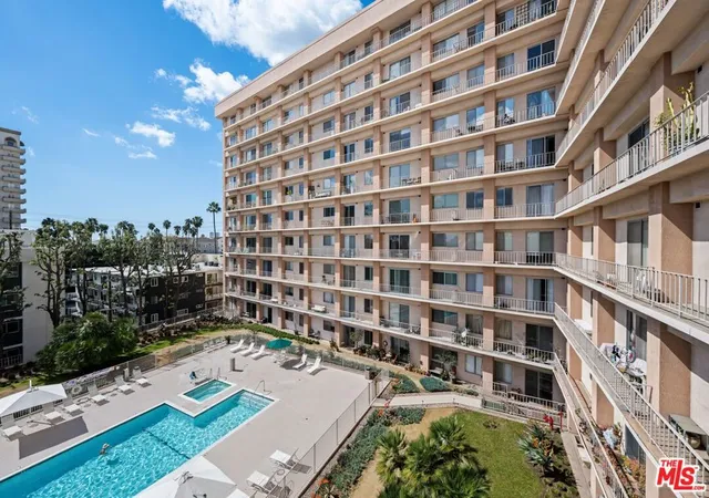 100-s-doheny-dr-512-los-angeles-ca-90048/hzid_1408142f