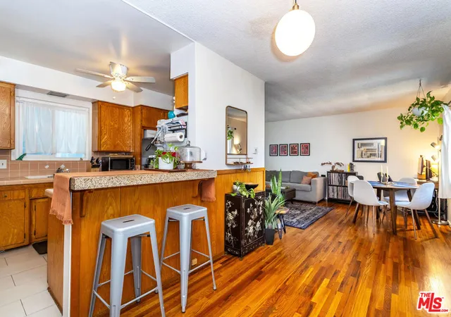 2915-st-george-st-7-los-angeles-ca-90027/hzid_eb5a5100
