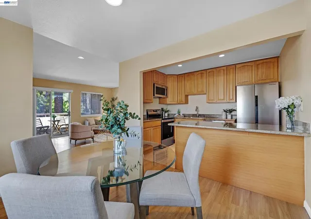 1029-cheryl-ann-cir-67-hayward-ca-94544/hzid_8d3ba1a3