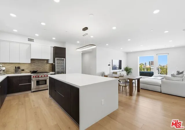 505-s-barrington-ave-406-los-angeles-ca-90049/hzid_706b9d5d