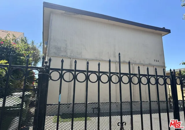 724-e-32nd-street-los-angeles-ca-90011/hzid_4456749f