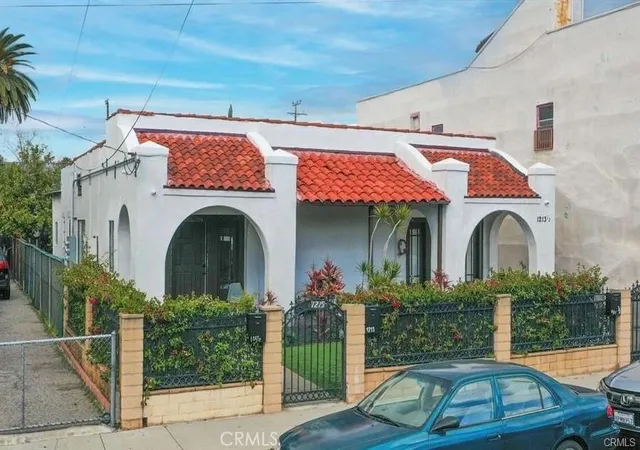 1213-west-24th-los-angeles-ca-90007/hzid_8a83caf3