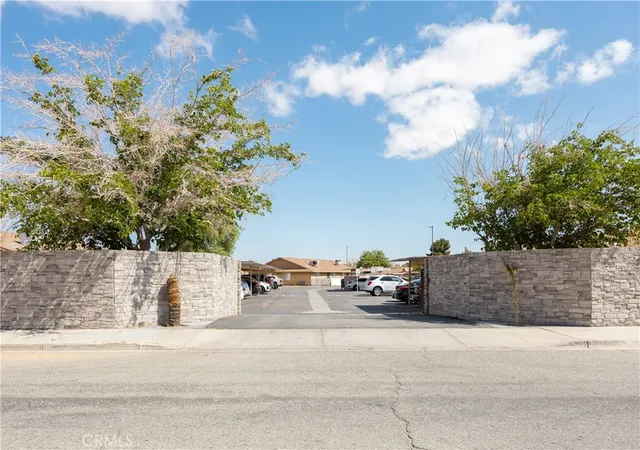 11200-chamberlaine-adelanto-ca-92301/hzid_d20b39f9
