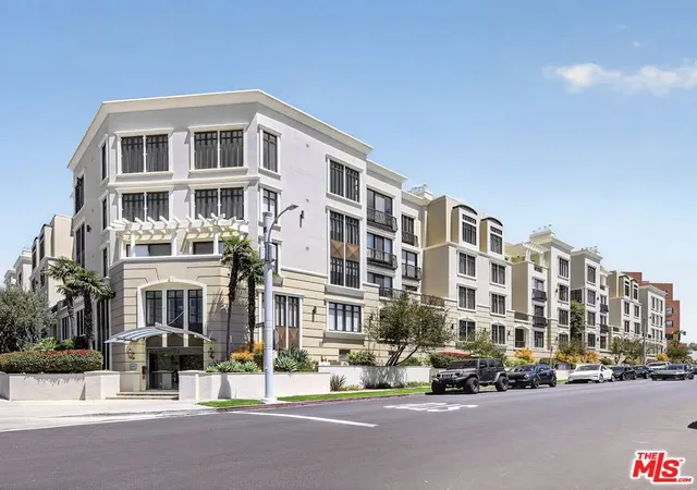 11847-gorham-ave-112-los-angeles-ca-90049/hzid_64b29af4
