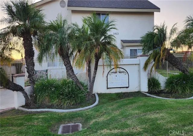 1425-s-white-a-pomona-ca-91766/hzid_ecb73eb8