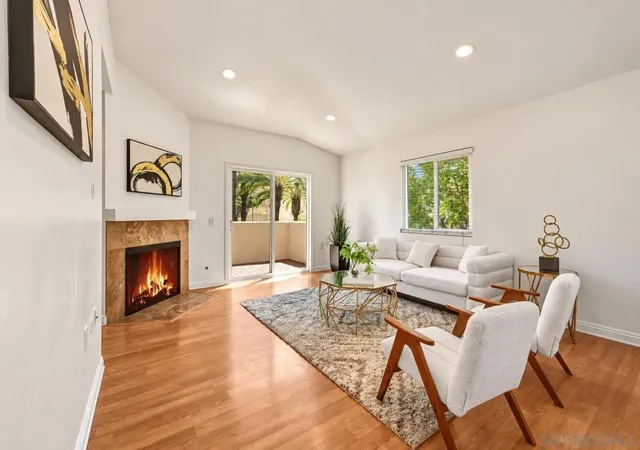 100-sea-cliff-106-oceanside-ca-92056/hzid_33eabbaa