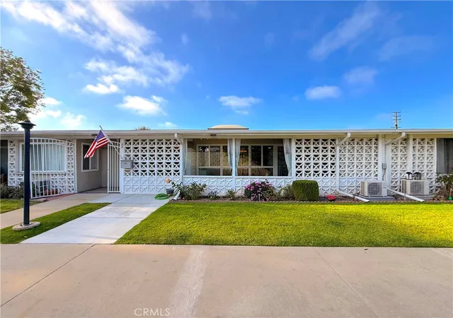 1842-thunderbird-dr-1d-seal-beach-ca-90740/hzid_d02837e9