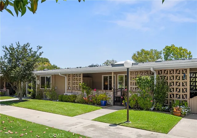 1521-interlachen-258i-seal-beach-ca-90740/hzid_076b6614