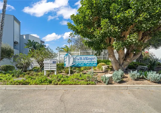 650-the-village-106-redondo-beach-ca-90277/hzid_d5e00906