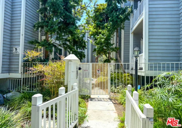 8505-gulana-ave-4206-los-angeles-ca-90293/hzid_db895534