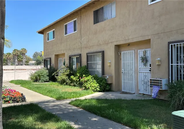 1602-n-king-m3-st-santa-ana-ca-92706/hzid_6a0a97da