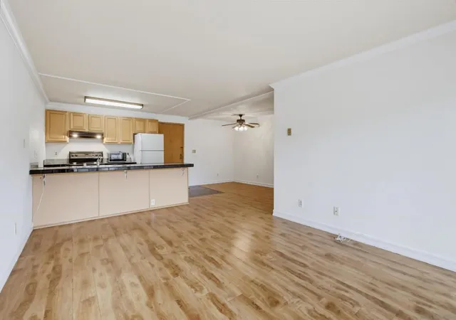 8332-regents-rd-b-san-diego-ca-92122/hzid_ac68ecea