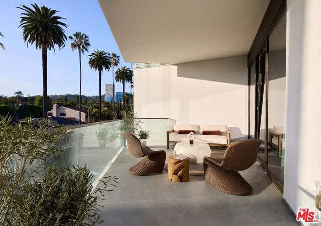 702-n-doheny-dr-301-west-hollywood-ca-90069/hzid_1f38045f
