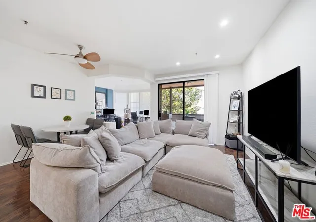 2559-plz-del-amo-213-torrance-ca-90503/hzid_de09b016